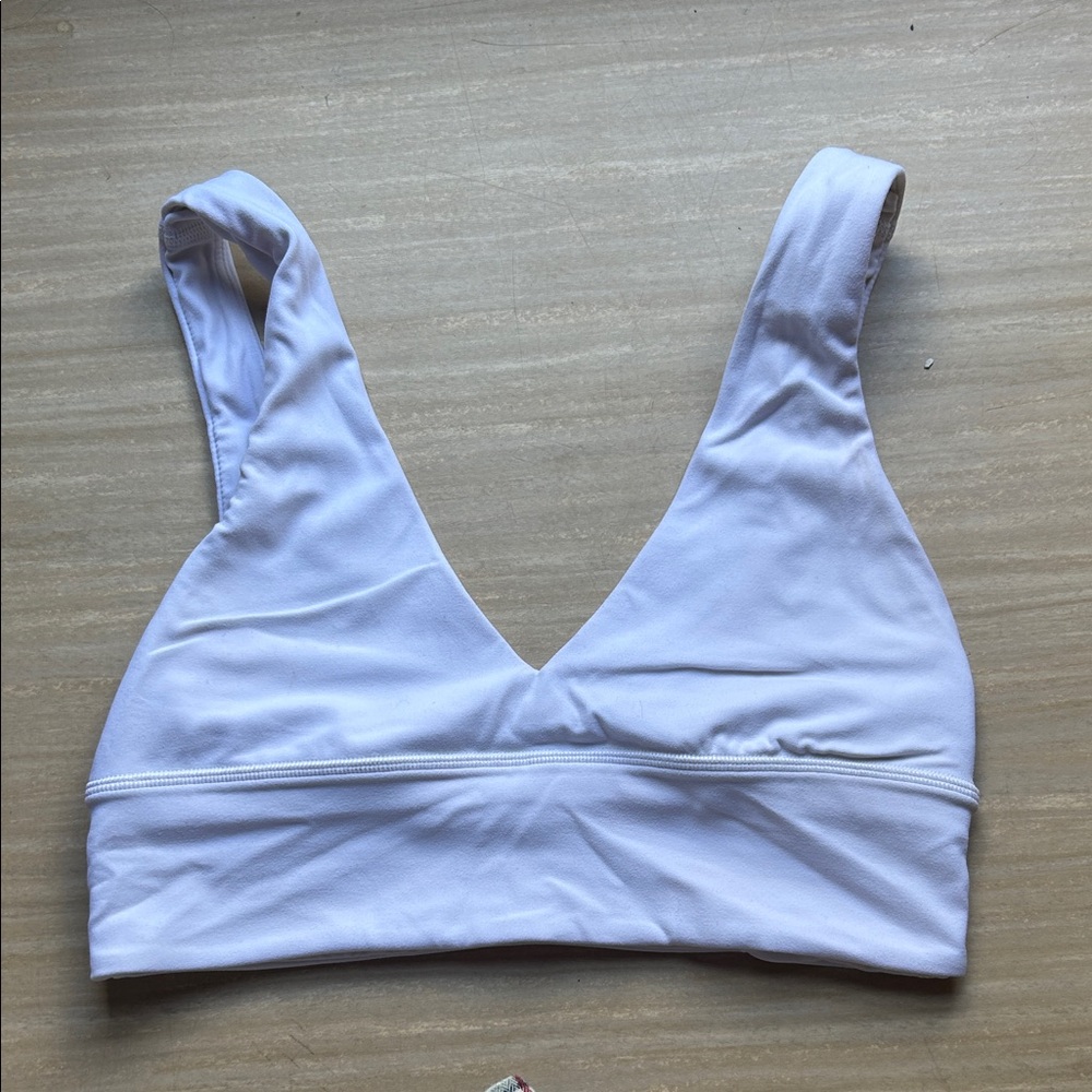 Women's Lululemon V Neck Sports Bra Size 6